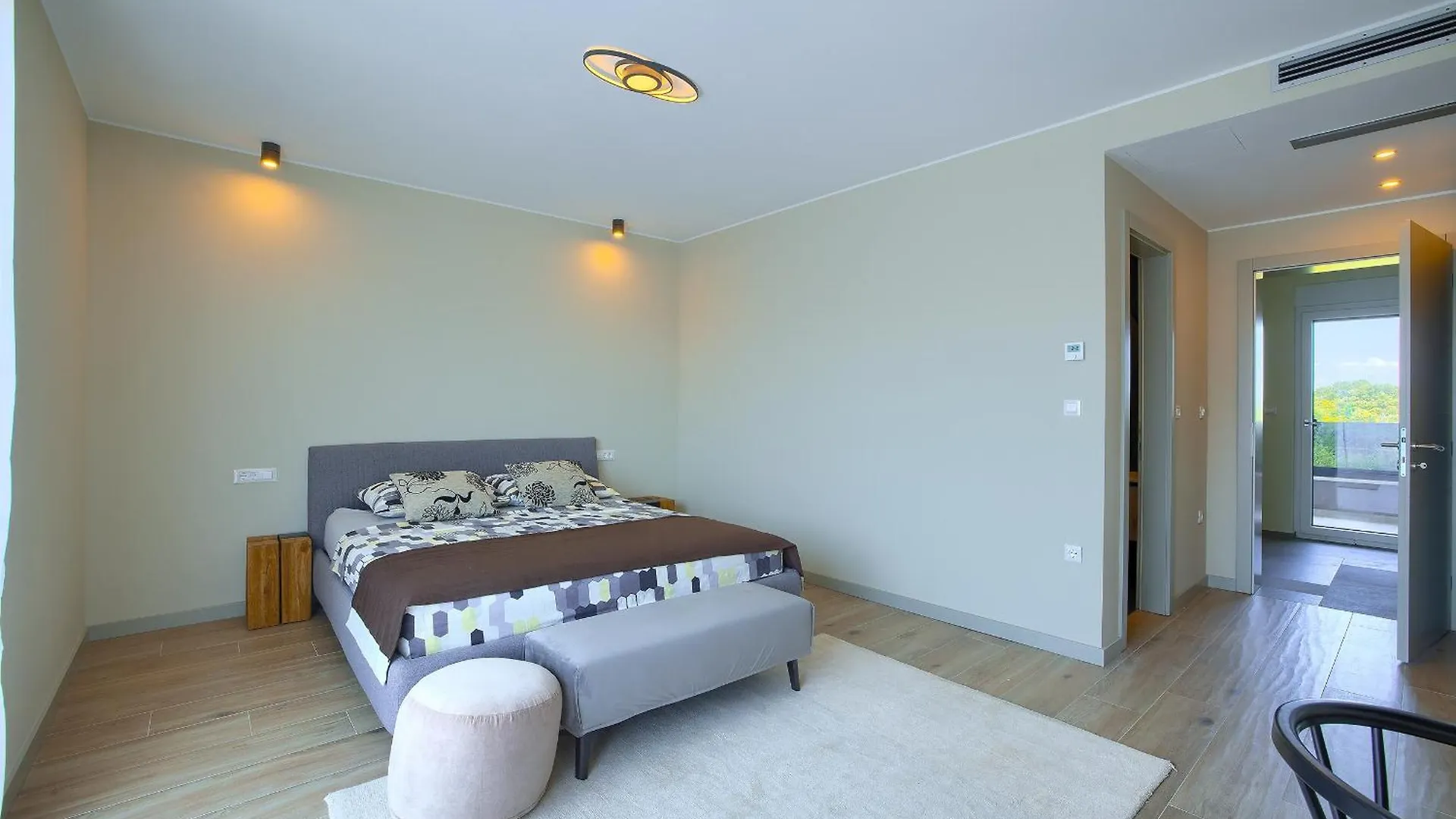 Villa Loreta Near Fazana For 7 Plus 1 People With Luxury Private Jacuzzi Only 600 Meters From Sea Штиньян
