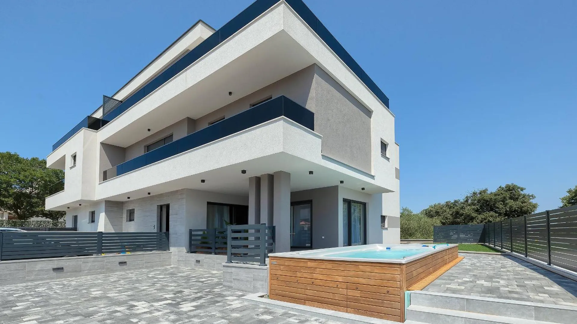 Villa Loreta Near Fazana For 7 Plus 1 People With Luxury Private Jacuzzi Only 600 Meters From Sea Штиньян